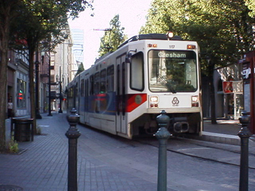 files\2008-06-25\portland_light_rail.jpg